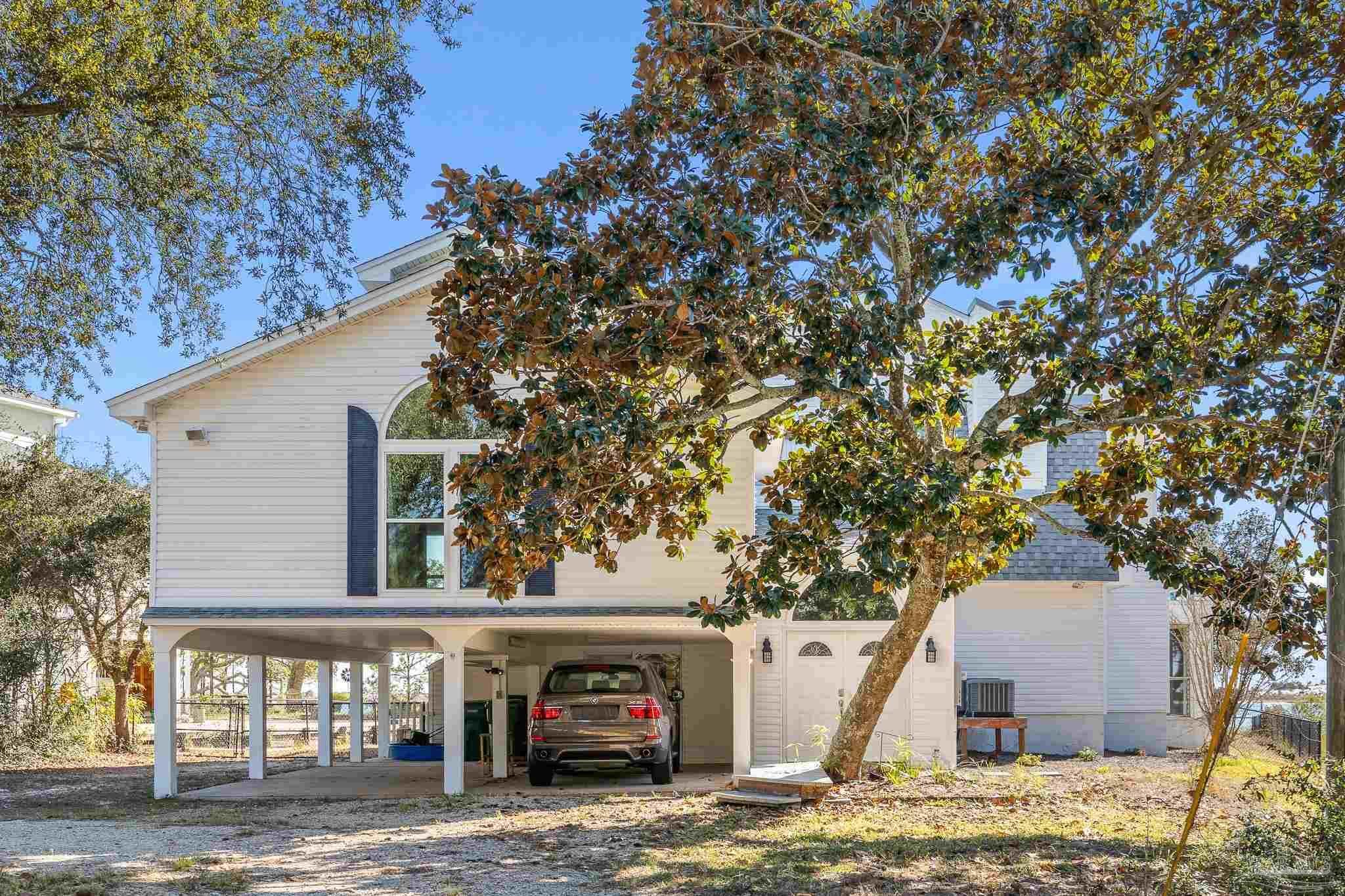 Property Photo: 520 Parish Blvd FL 32569