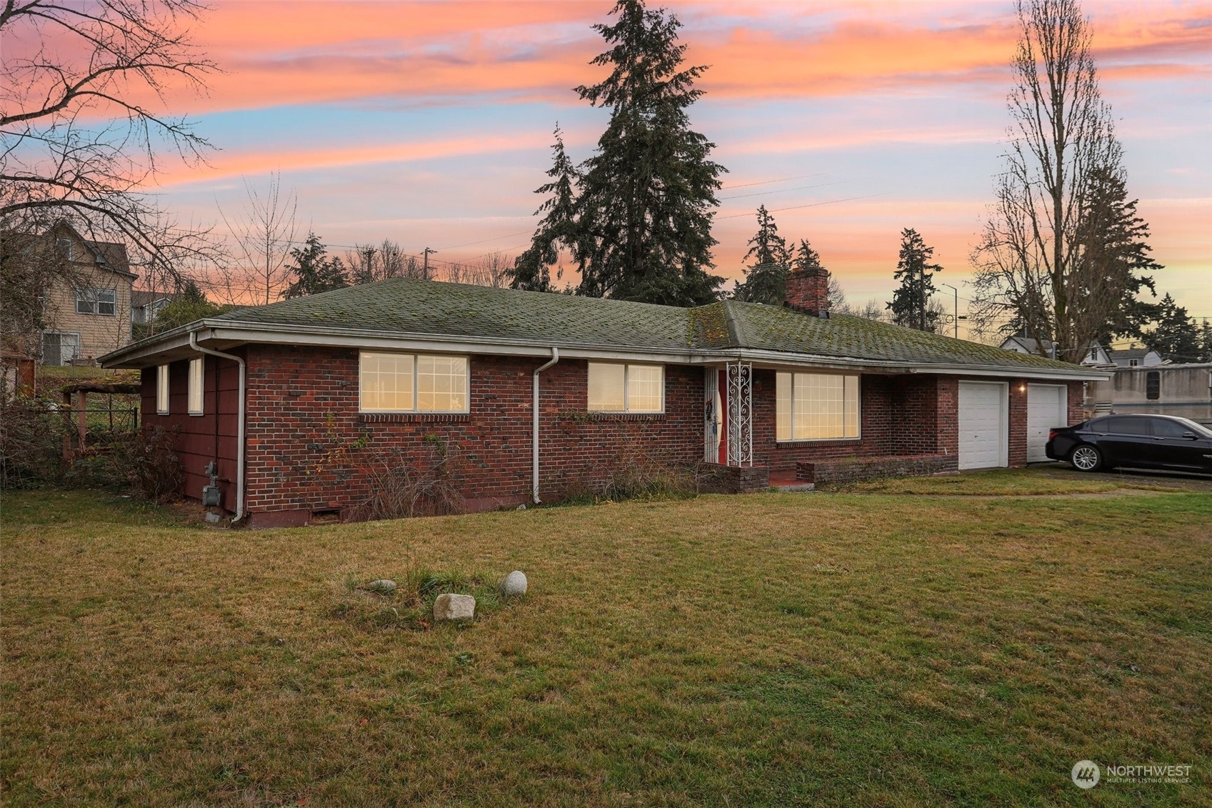 Property Photo:  9433 S Yakima Avenue  WA 98444 