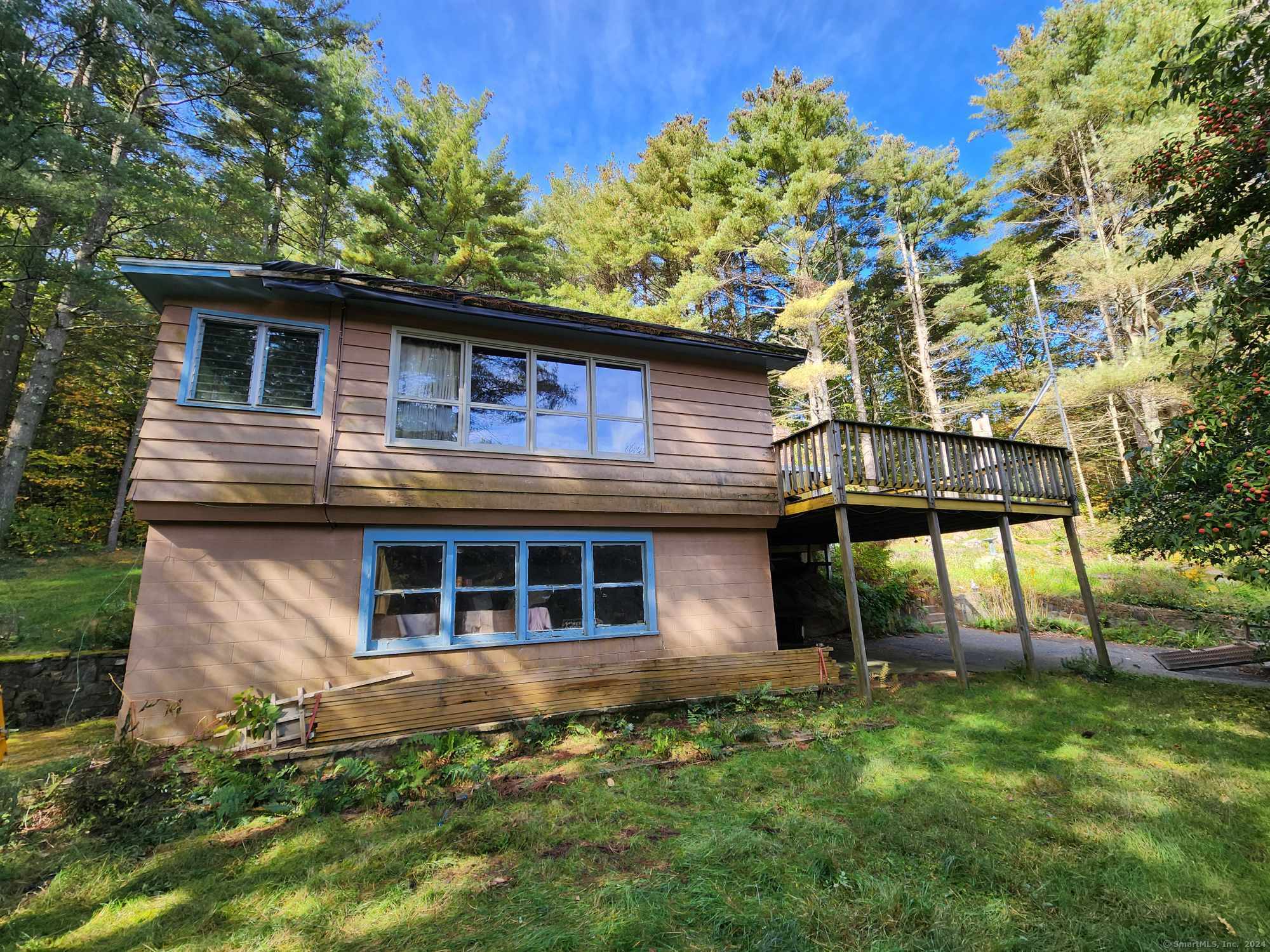 Property Photo:  86 Colburn Road  CT 06076 