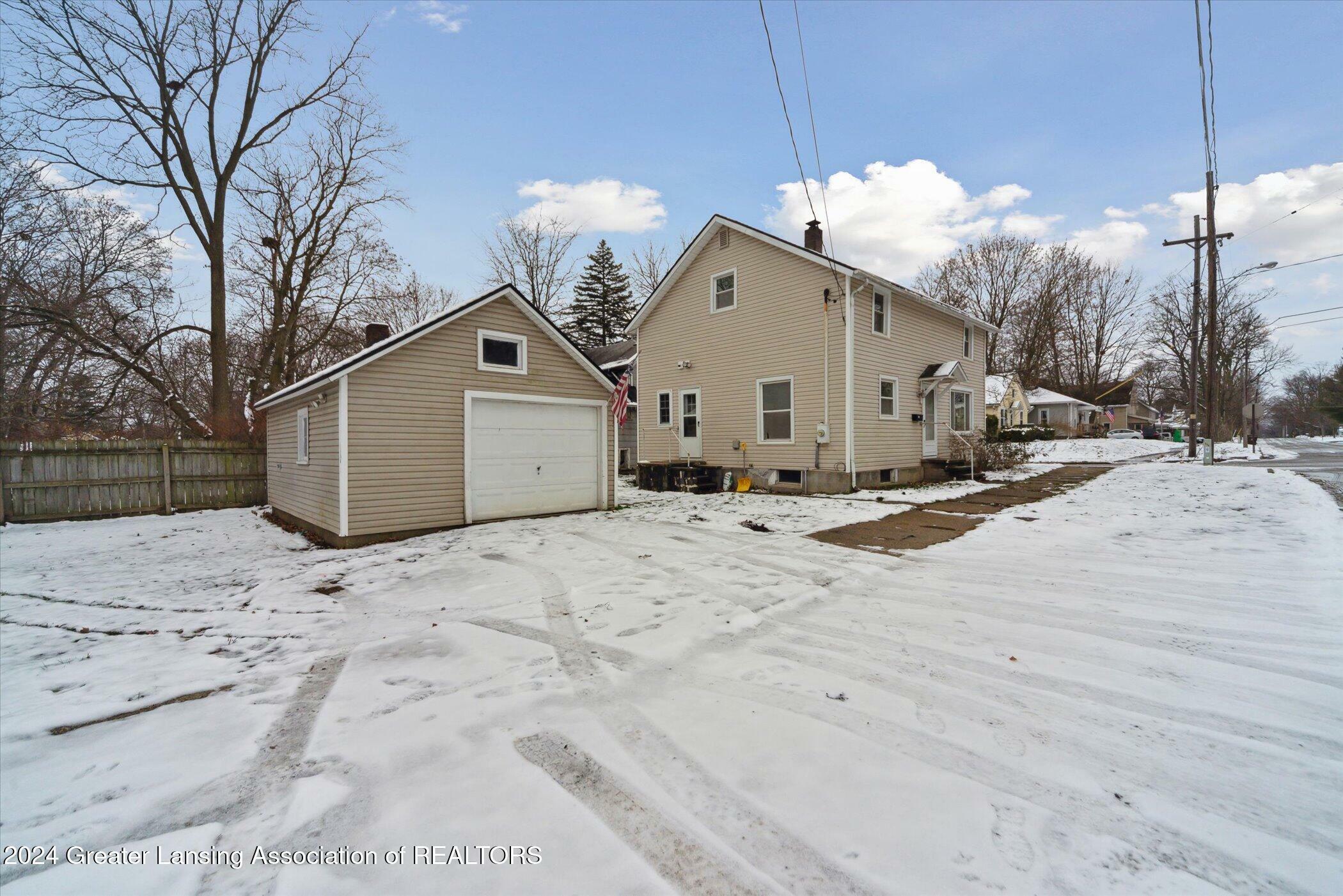 Property Photo:  321 Foote Street  MI 48813 