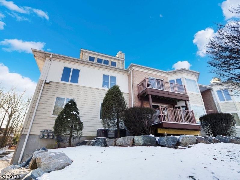 Property Photo:  69 Turnberry Rd 6  NJ 07424 