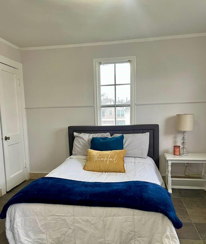 Property Photo: 3126 Webster St 7 TX 77004