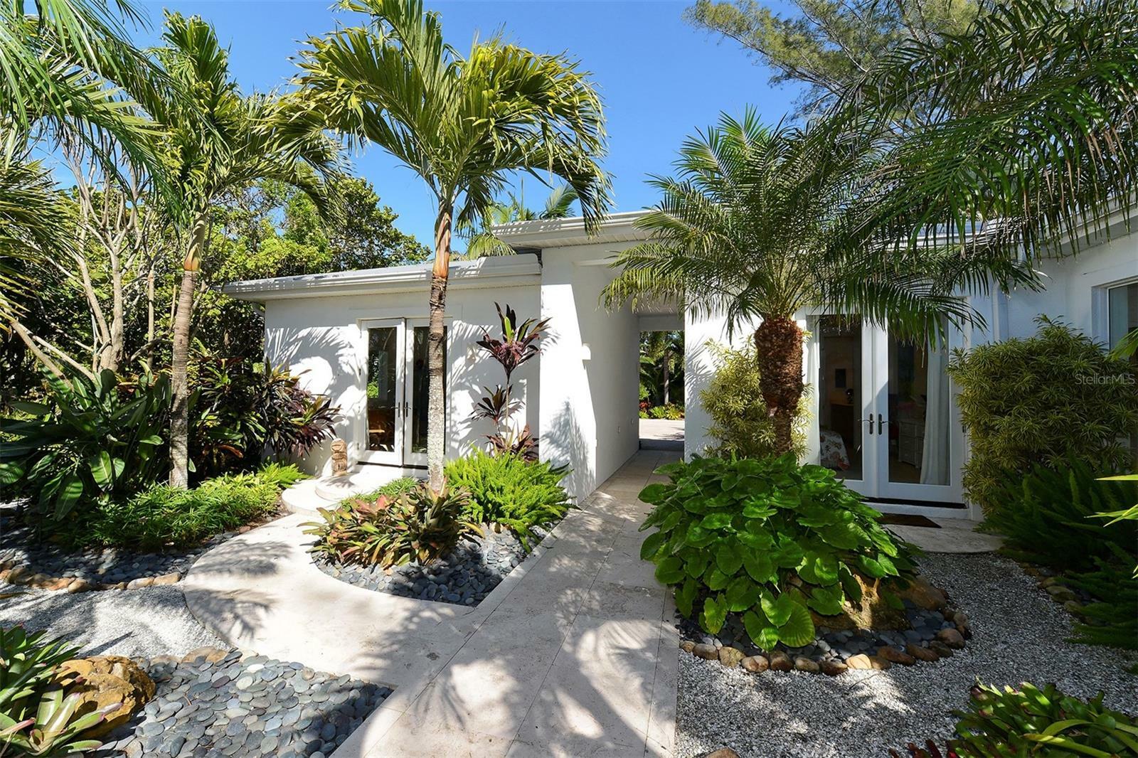 Property Photo:  6061 Gulf Of Mexico Drive  FL 34228 