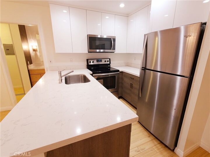 Property Photo:  11645 Montana Avenue 116  CA 90049 