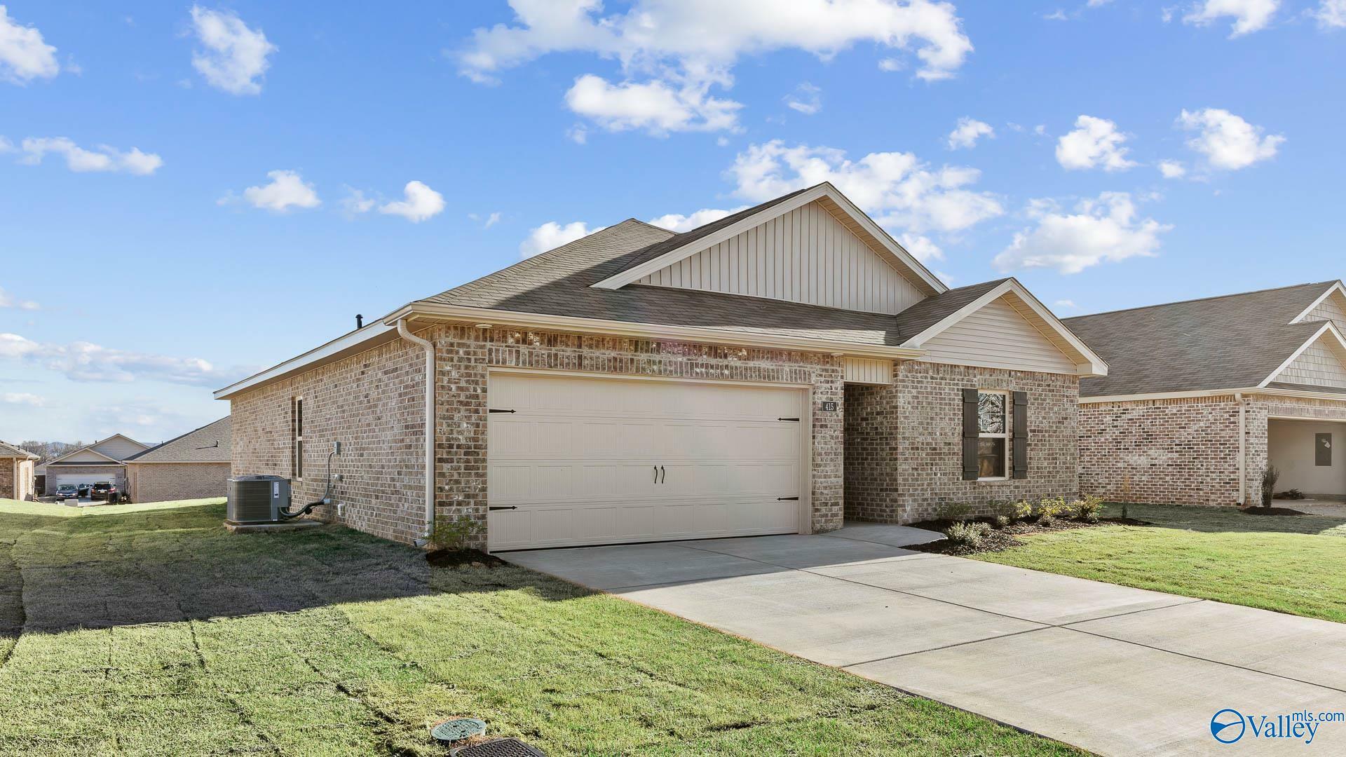 Property Photo: 415 Jackson Point Circle AL 35811