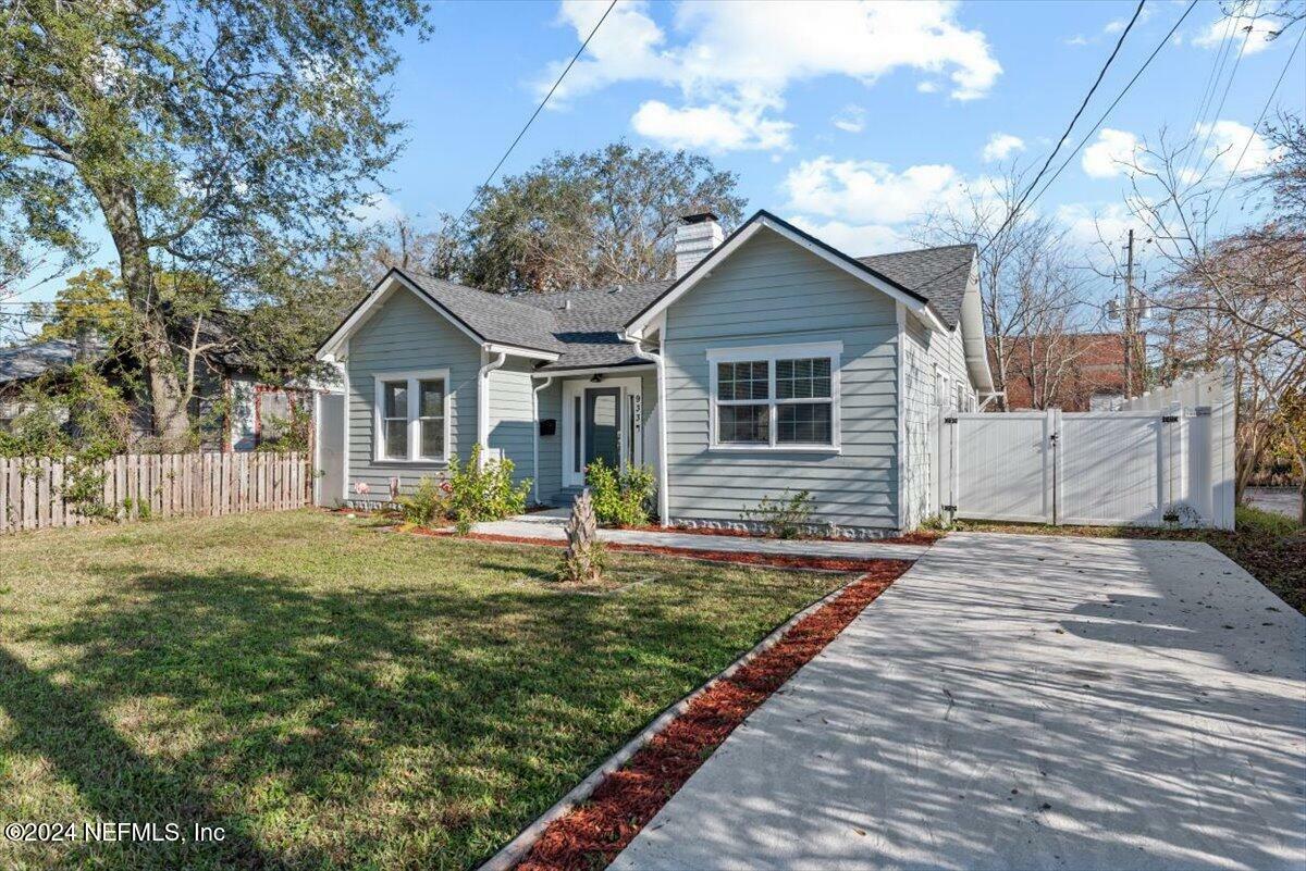 Property Photo: 933 Talbot Avenue FL 32205