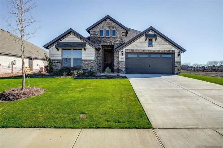 560 Holiday Avenue  Waxahachie TX 75165 photo