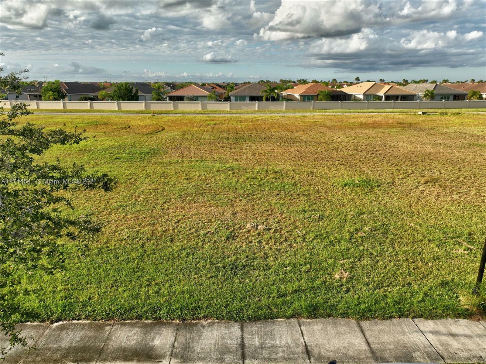 Property Photo:  11930 SW Westcliffe Ln  FL 34987 