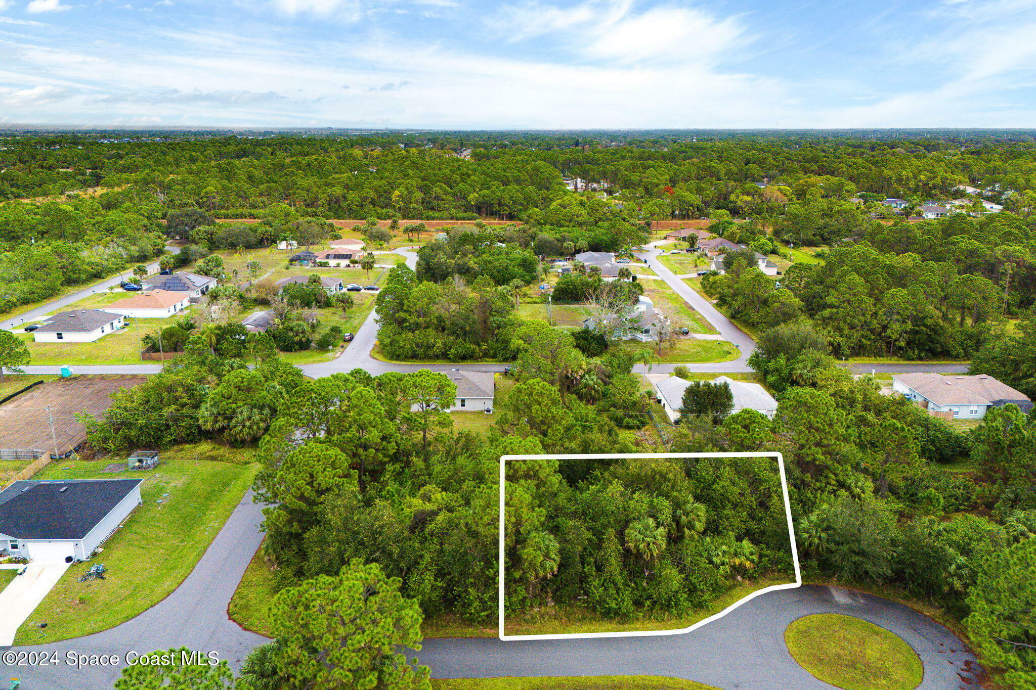 Property Photo: 1817 Jayhawk Court NW FL 32907