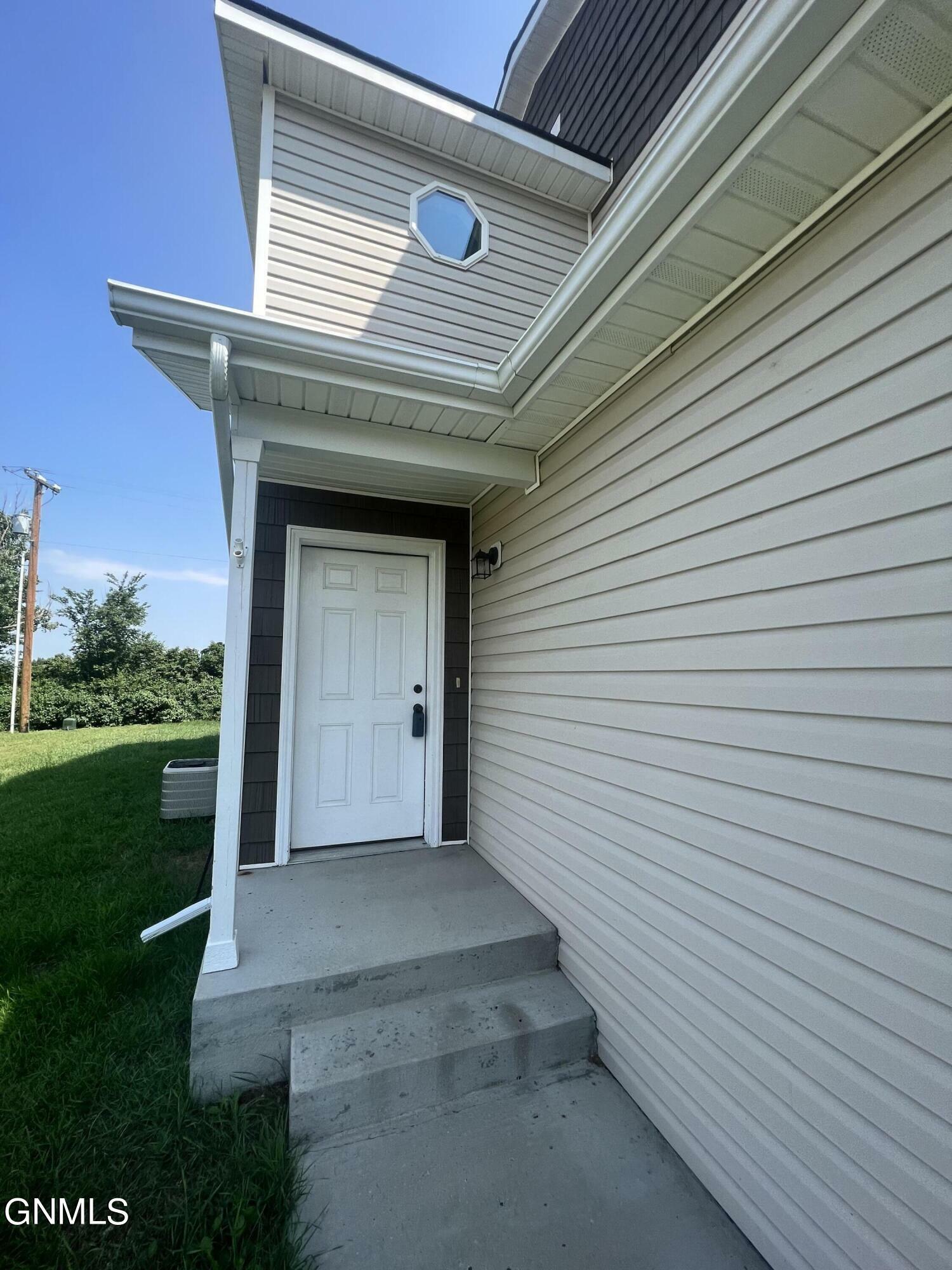 Property Photo:  302 5th Avenue W  ND 58773 