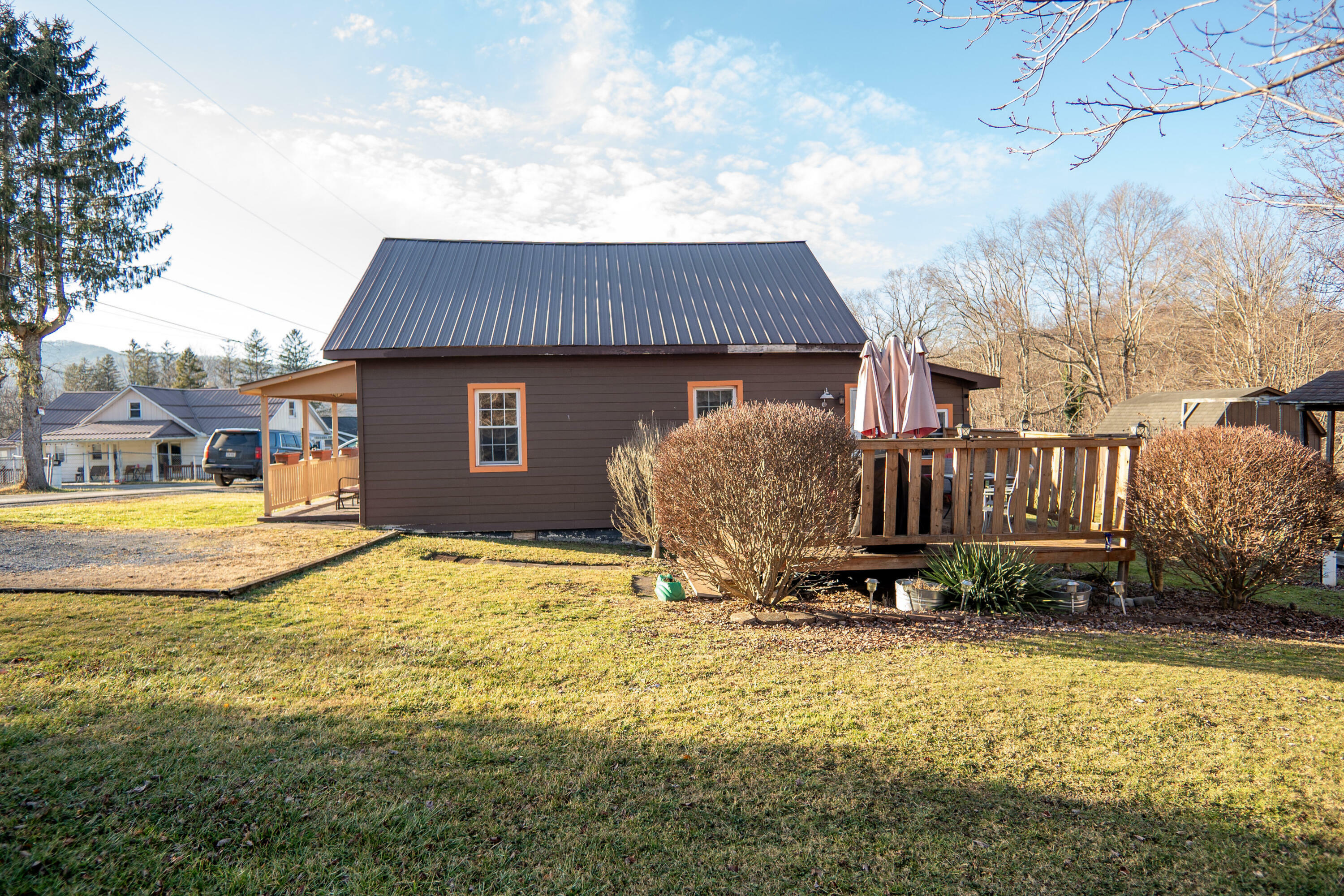 Property Photo:  118 Maple St  WV 25984 