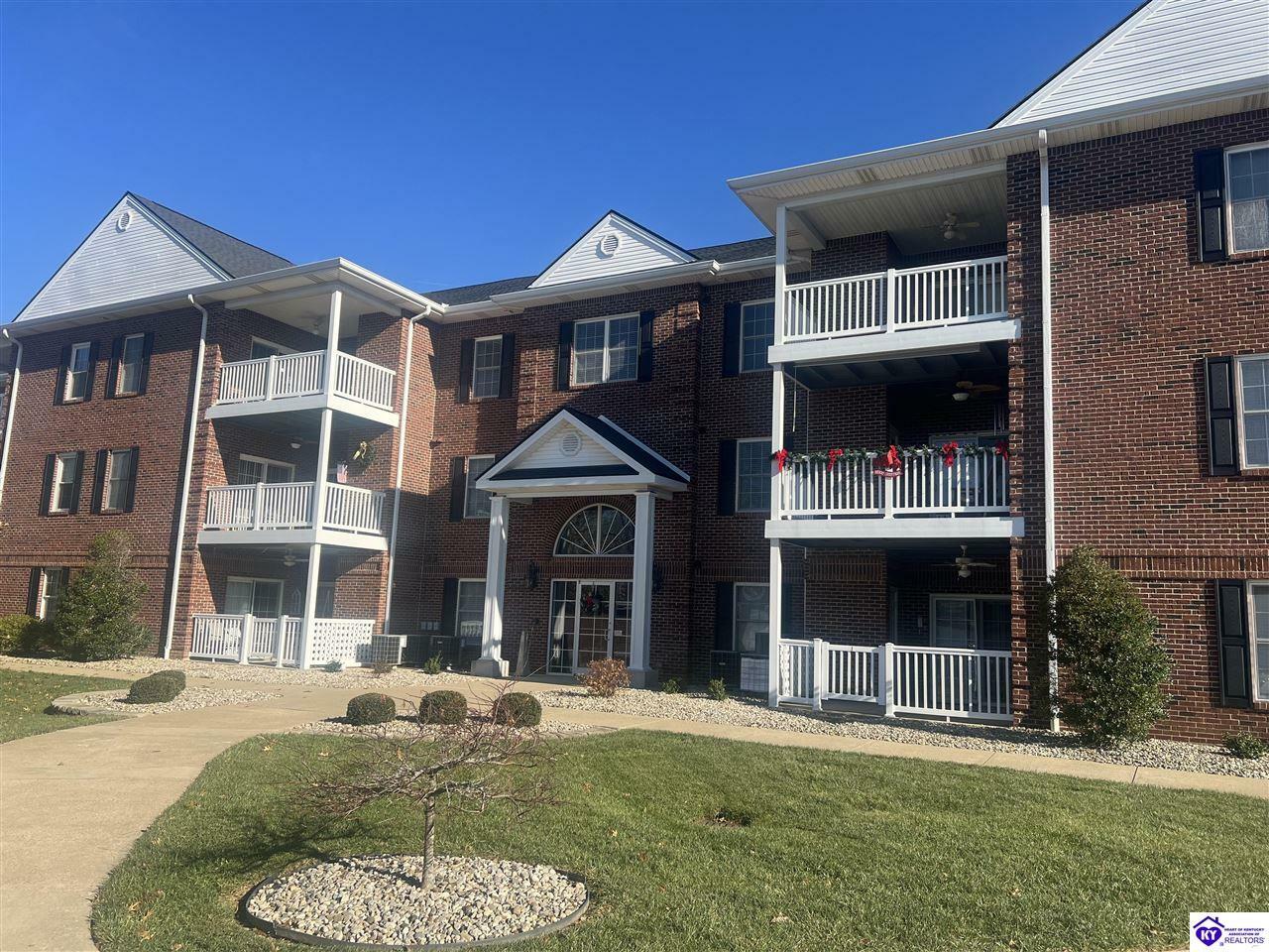 Property Photo:  141 Chase Way Unit 306  KY 42701 