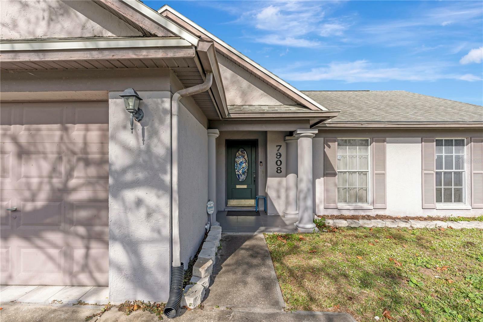 Property Photo: 7908 E White Water Court FL 33637