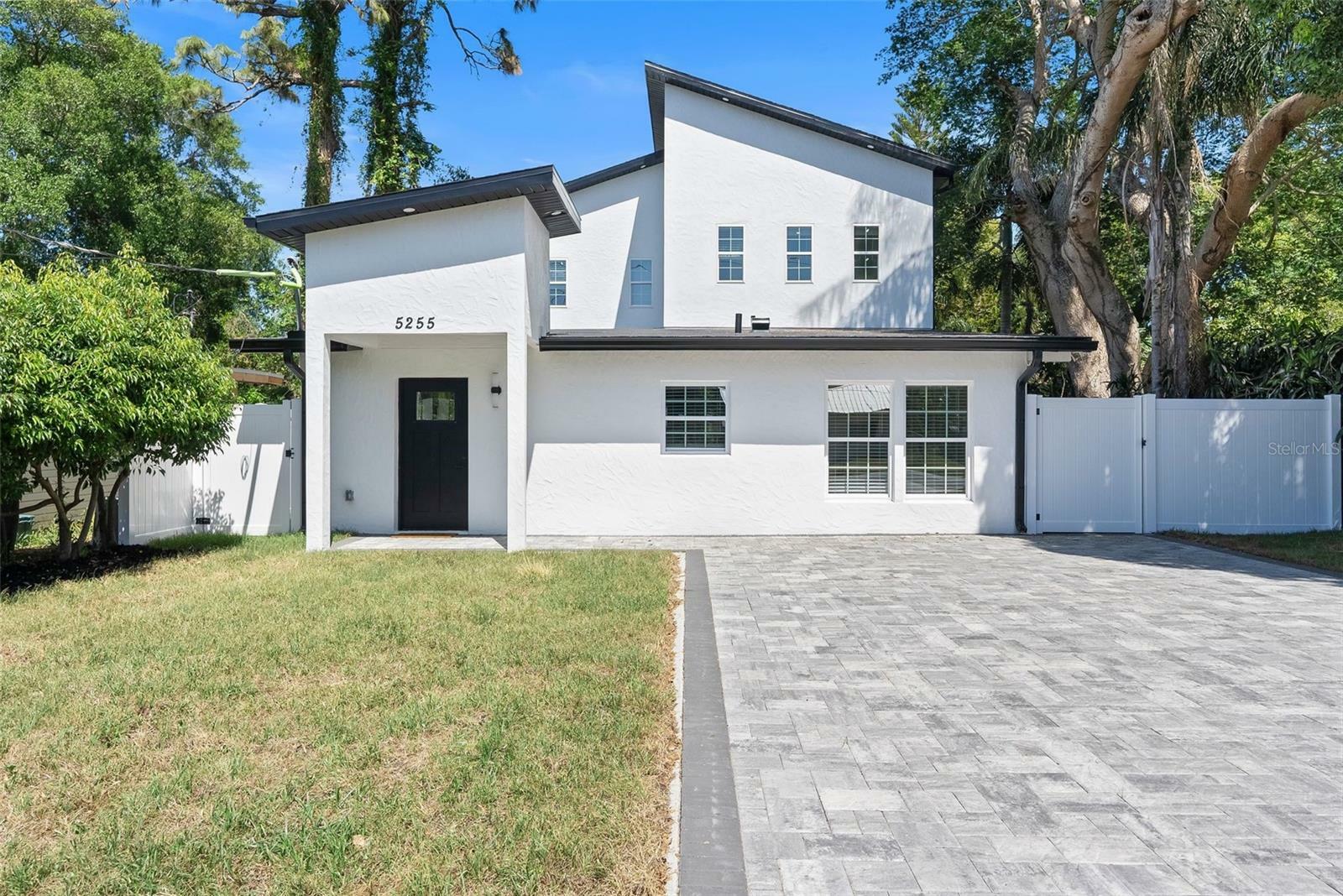 Property Photo: 5255 Seminole Avenue FL 32792