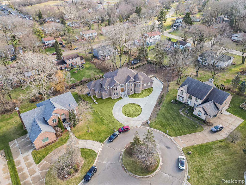 Property Photo: 1561 Threadneedle Street MI 48304 1020