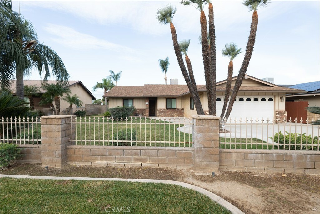 Property Photo:  12452 Willet Avenue  CA 92313 