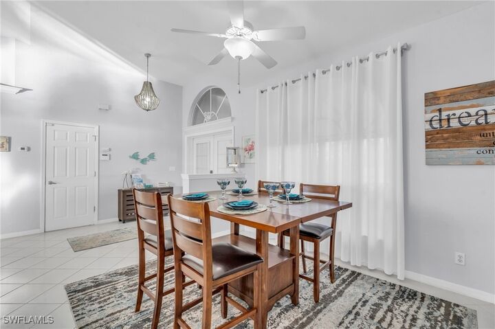 Property Photo: 800 SW Santa Barbara Place FL 33991