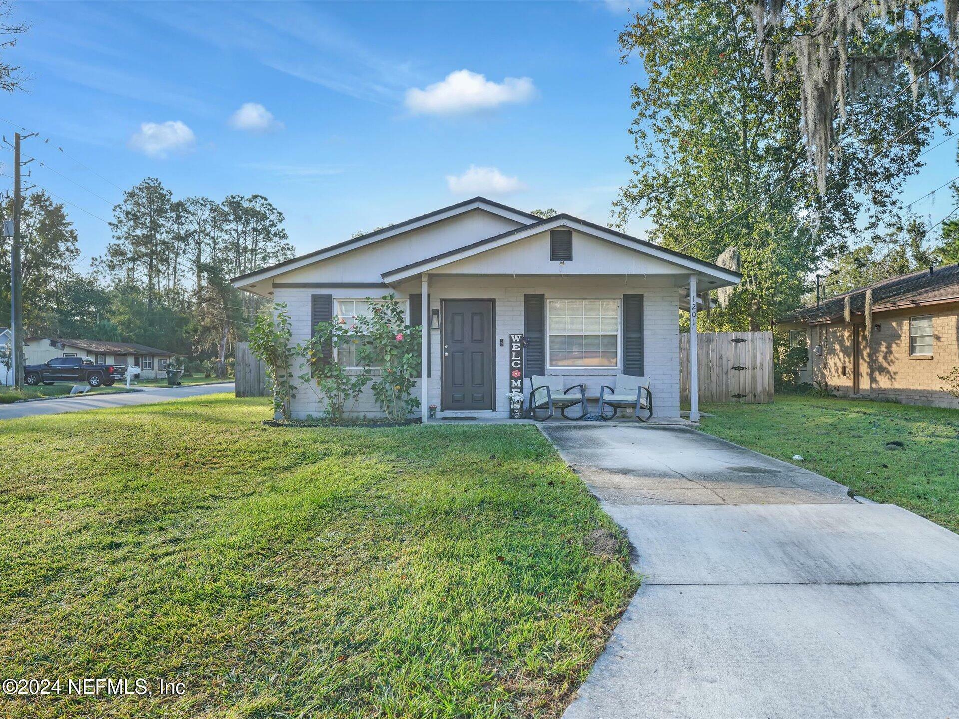 Property Photo:  1201 Spruce Street  FL 32043 