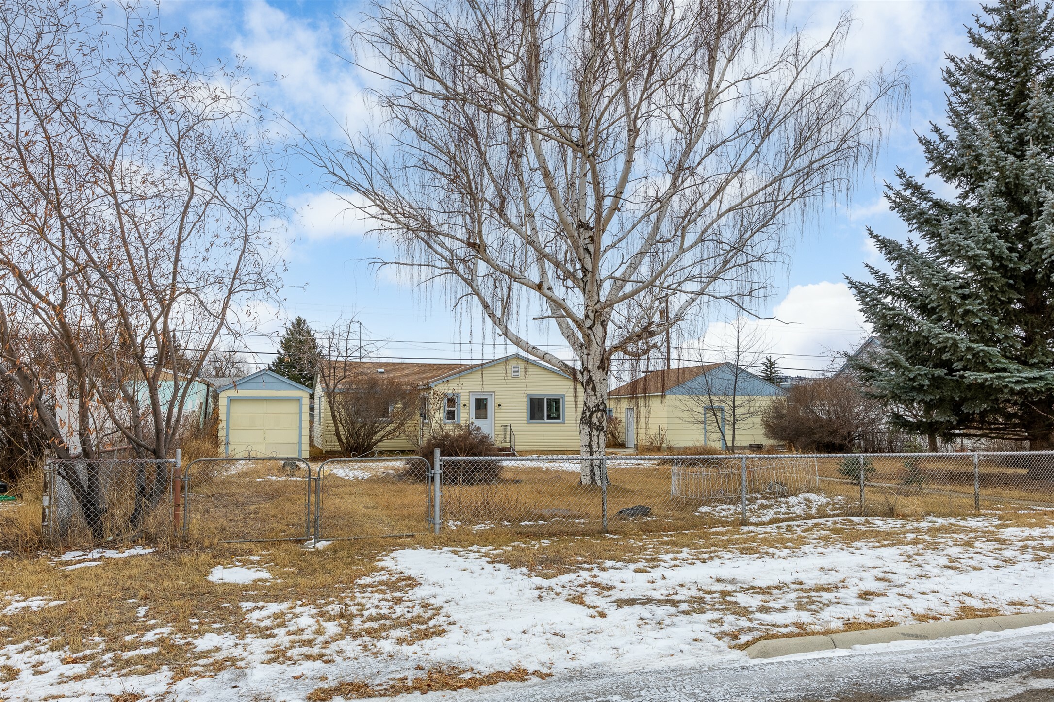 Property Photo:  2512 Elm Street  MT 59701 