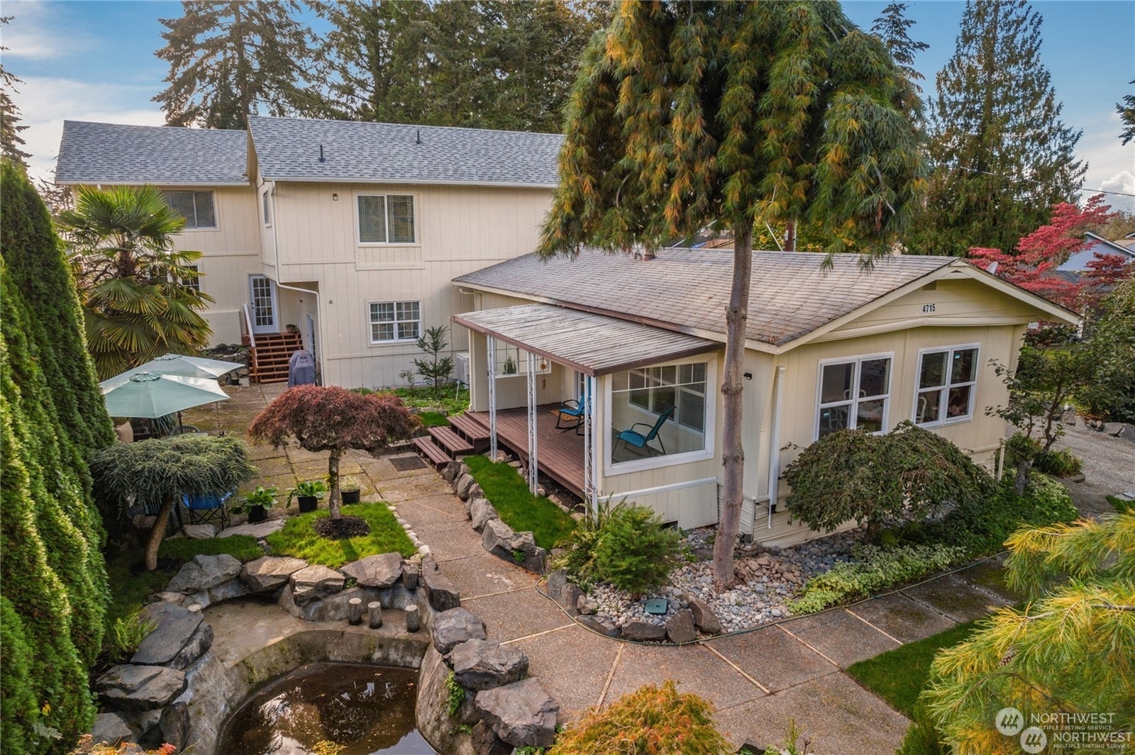 Property Photo:  4715 N Island Drive E  WA 98391 