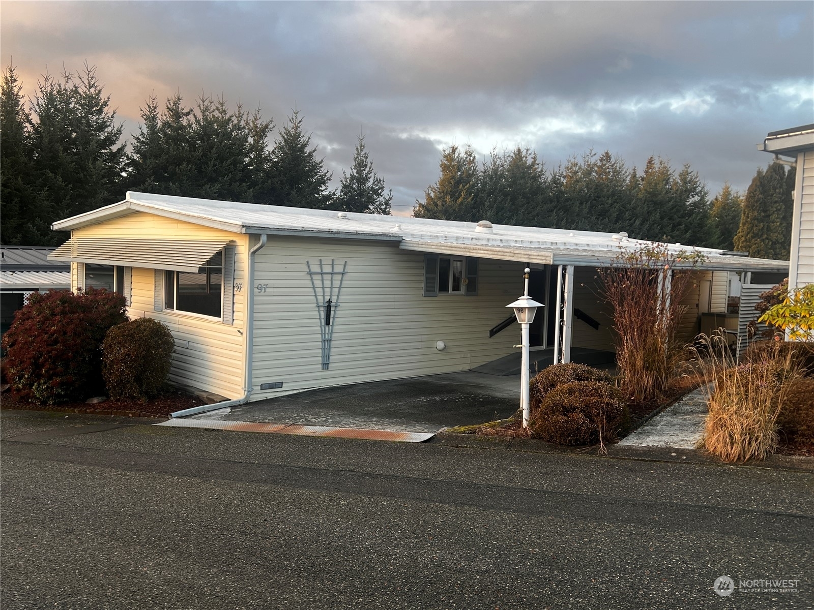 Property Photo:  1415  84th Street SE 97  WA 98208 