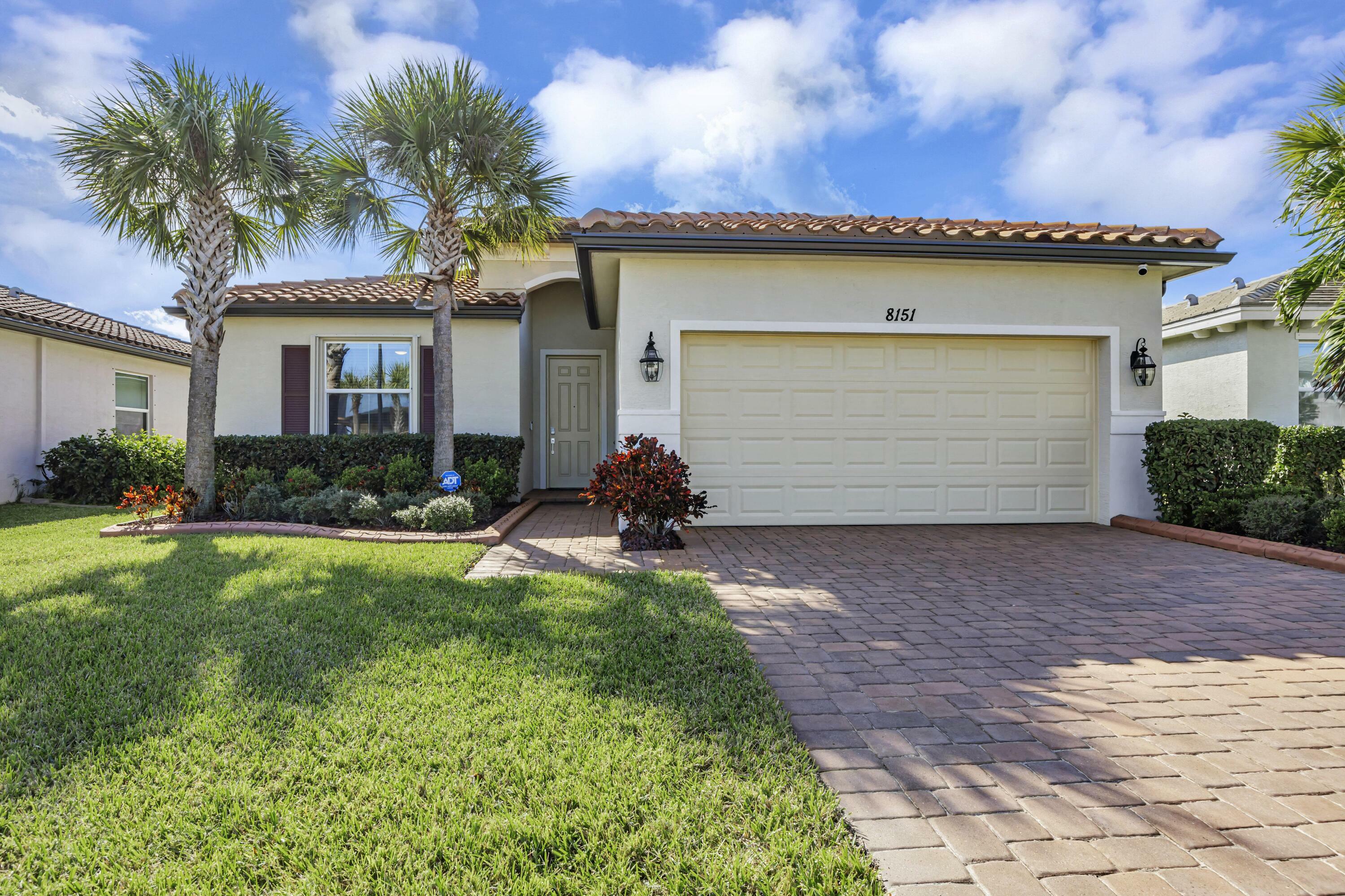 Property Photo:  8151 NW Greenbank Circle  FL 34987 