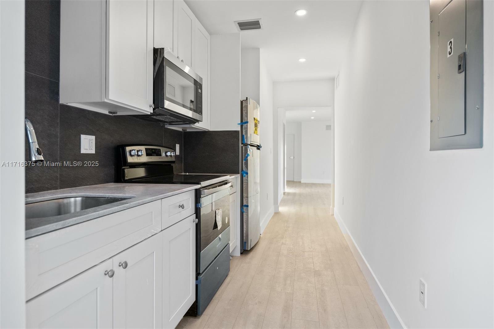Property Photo:  1721 SW 13th St 4  FL 33145 
