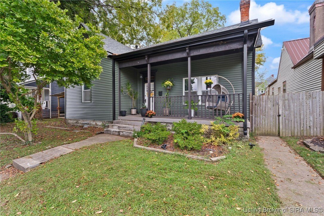 Property Photo:  2122 Ekin Avenue  IN 47150 