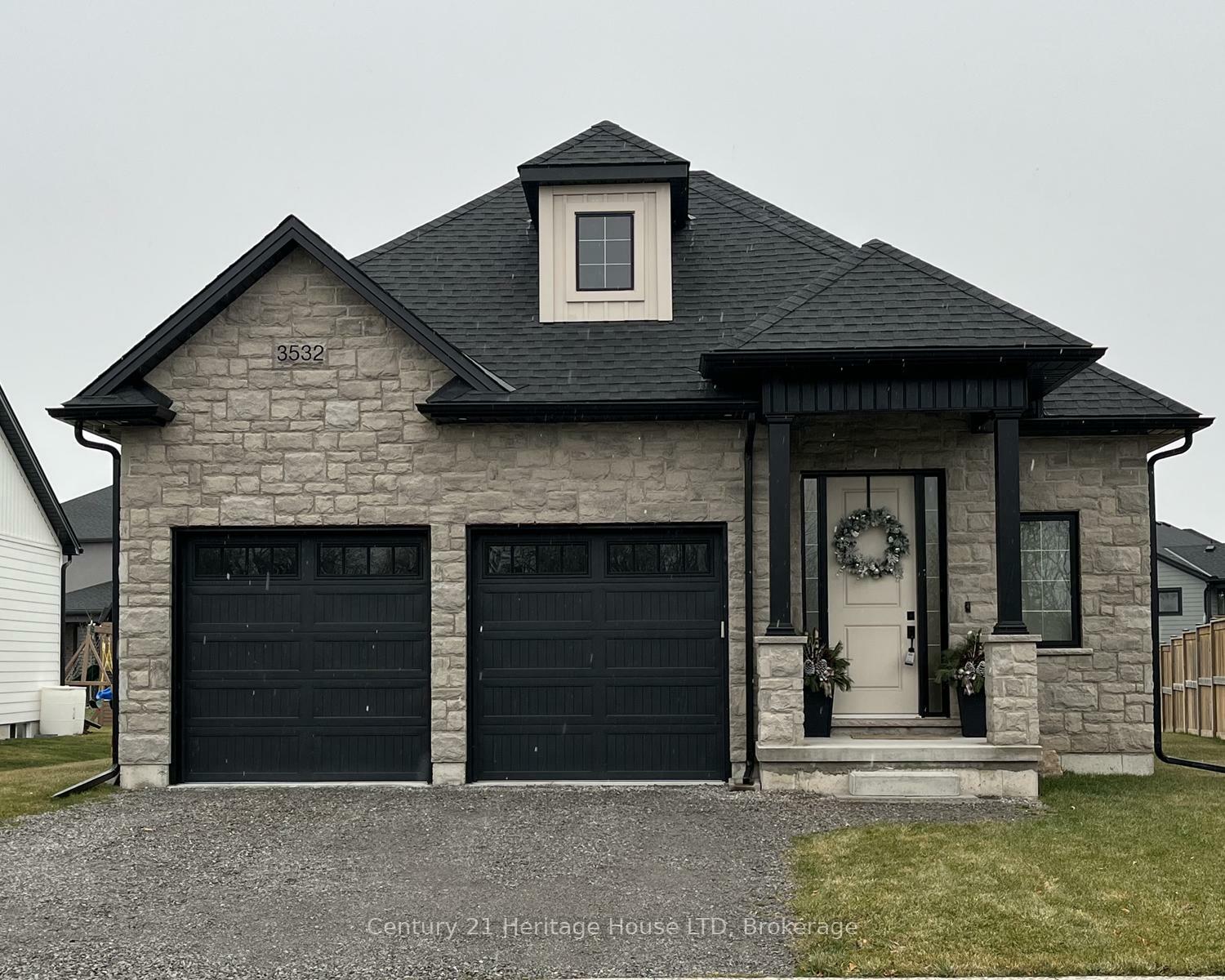 Property Photo: 3532 Canfield Crescent ON L0S 1S0