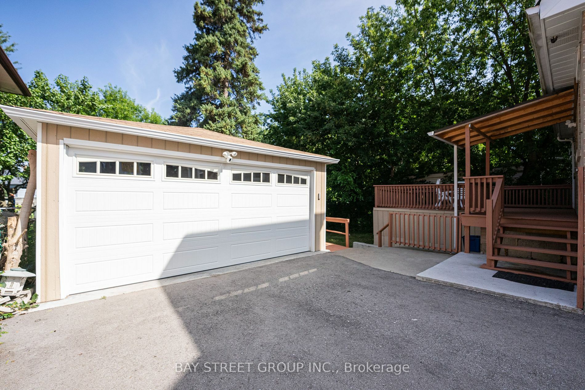 Property Photo:  52 Glen Cameron Rd  ON L3T 1P6 