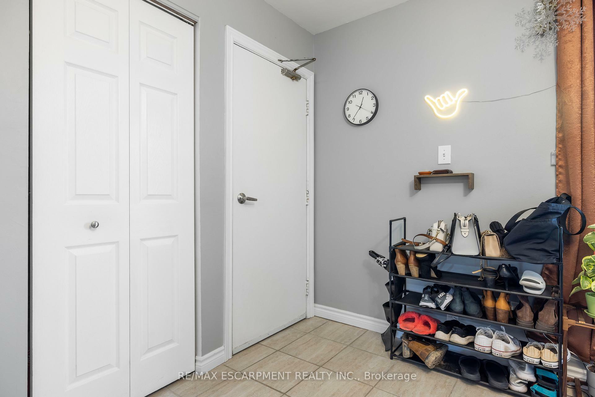 Photo de la propriété: 107 Horning Drive ON L9C 6L2