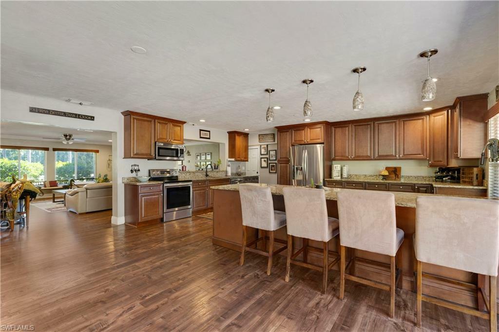 Property Photo: 25314 Pinson Dr FL 34135