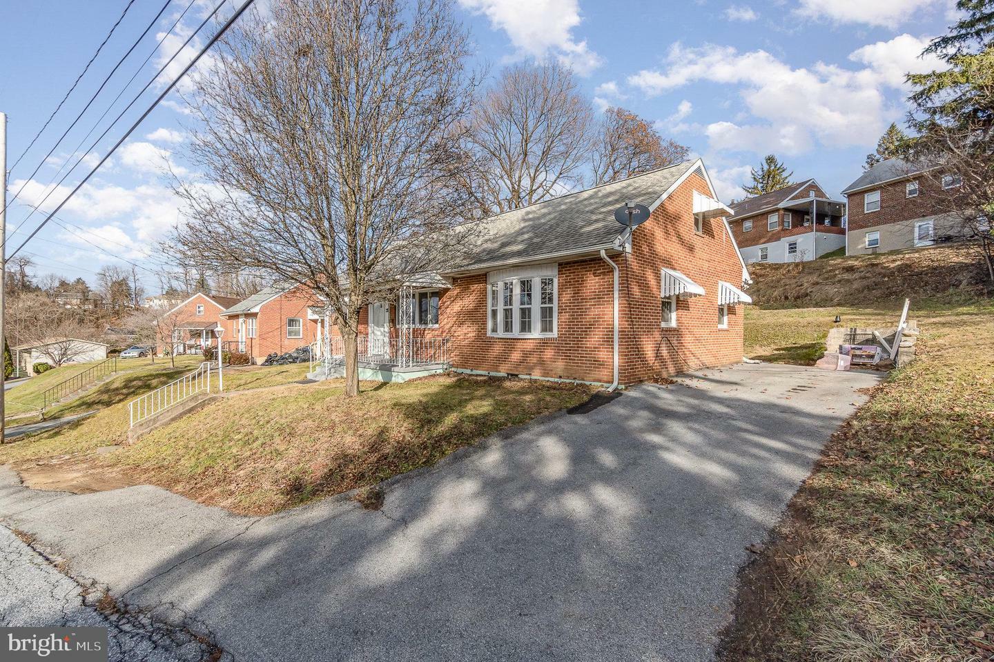 Property Photo:  211 Park Avenue  PA 17113 