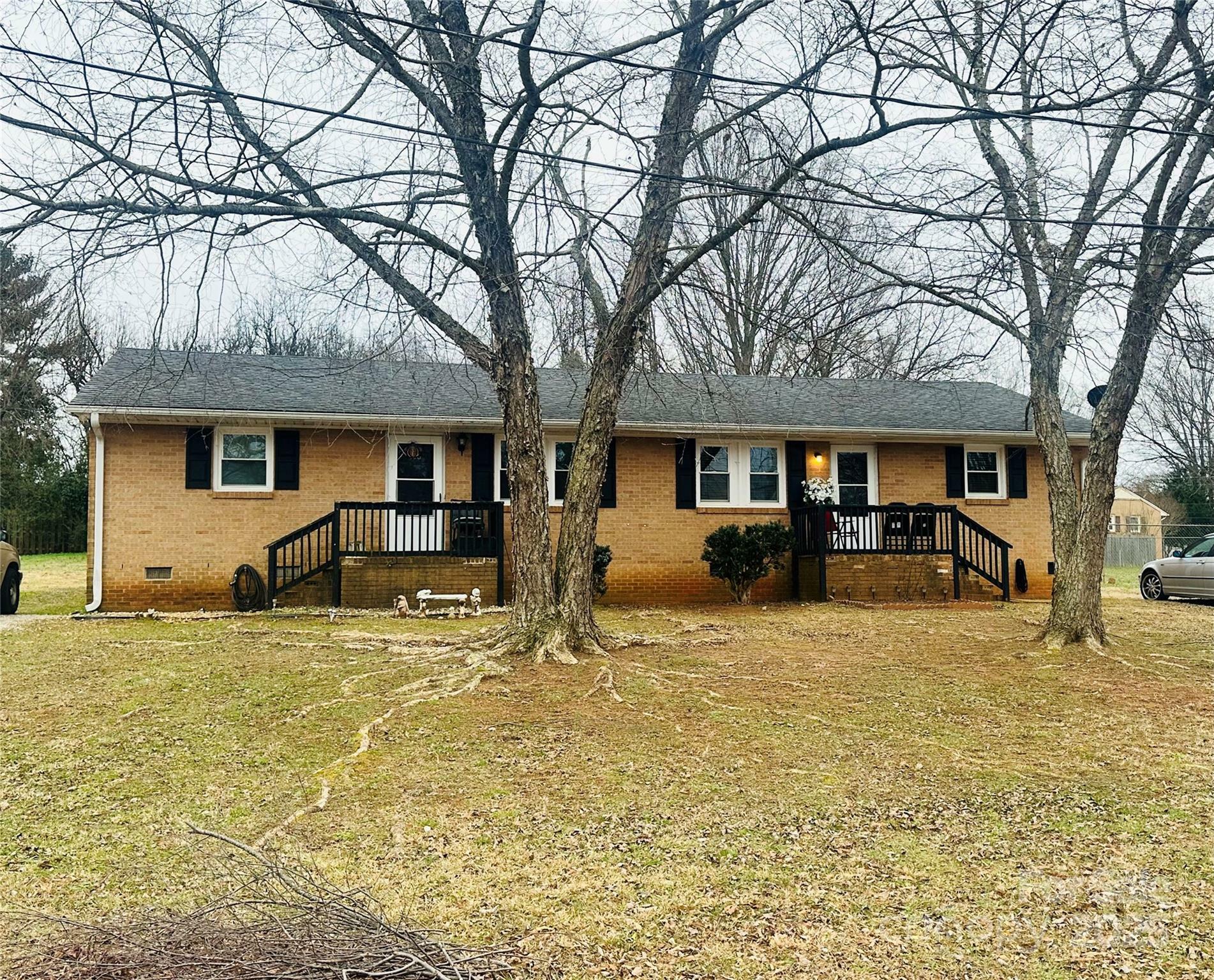 Property Photo: 604/606 Temple Street NC 28086
