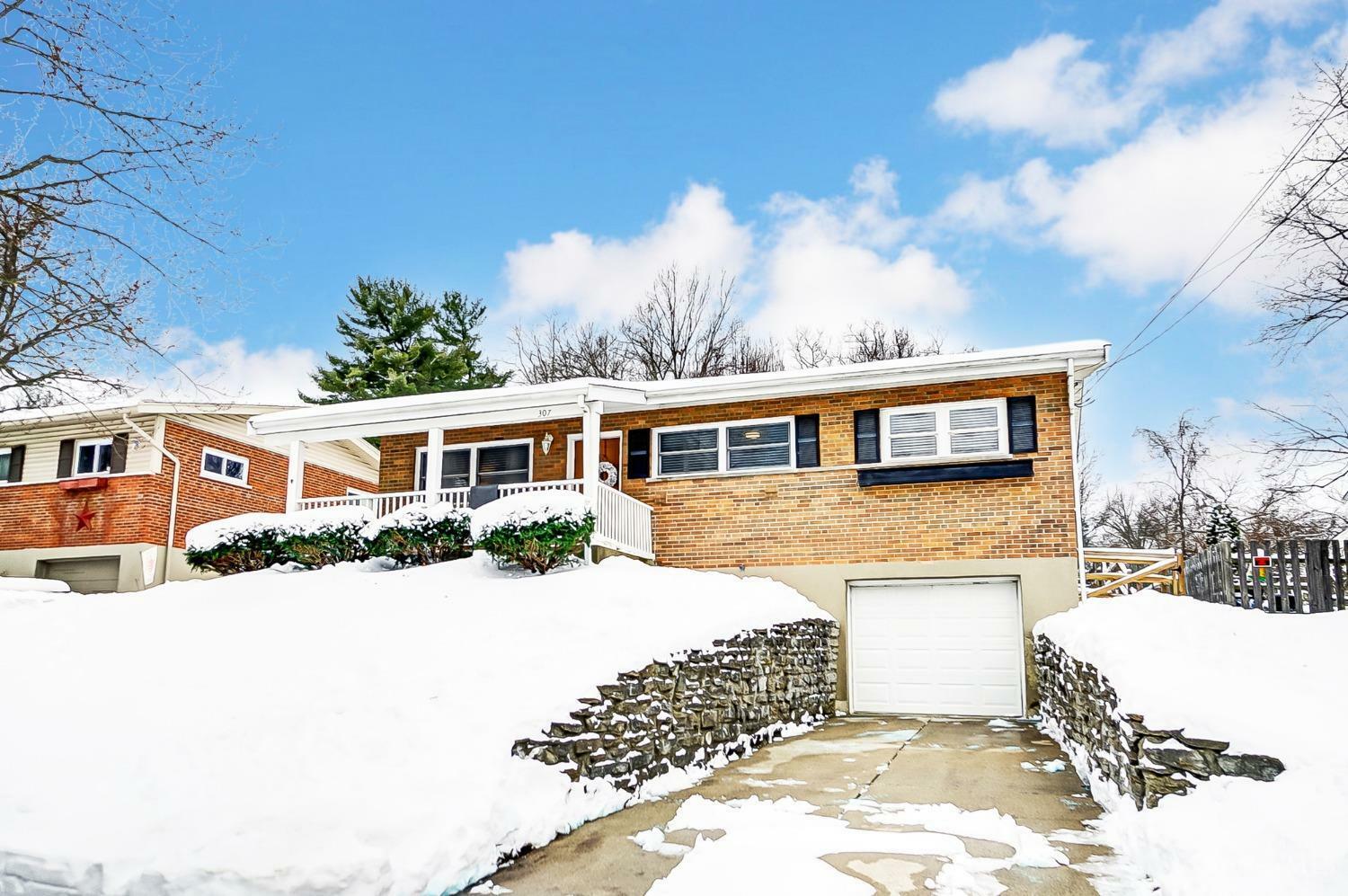 Property Photo:  307 Glen Oaks Drive  OH 45238 