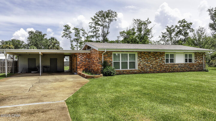 Property Photo: 109 Allen Memorial Way FL 32456
