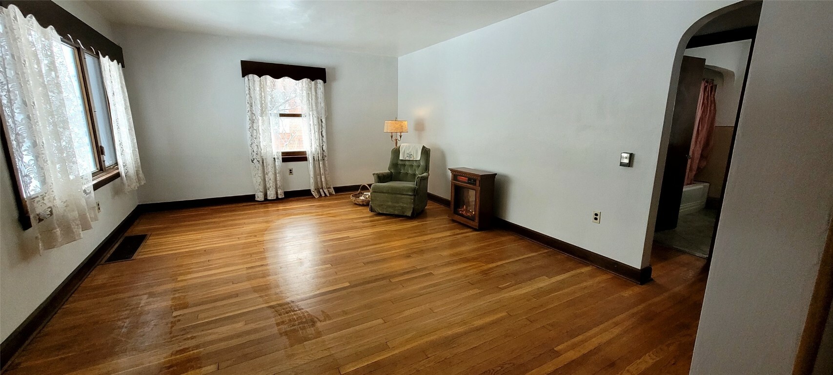 Property Photo:  1004 Oregon Avenue  PA 16505 