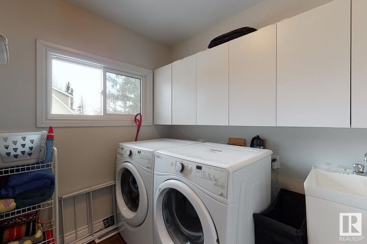 Property Photo: 4913 47 Avenue 1-4 AB T7Z 1L7
