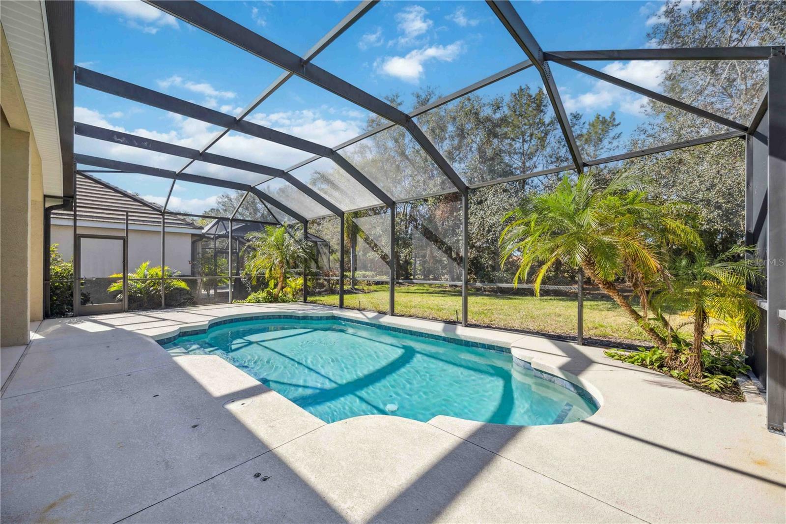 Property Photo:  7308 Lake Forest Glen  FL 34202 