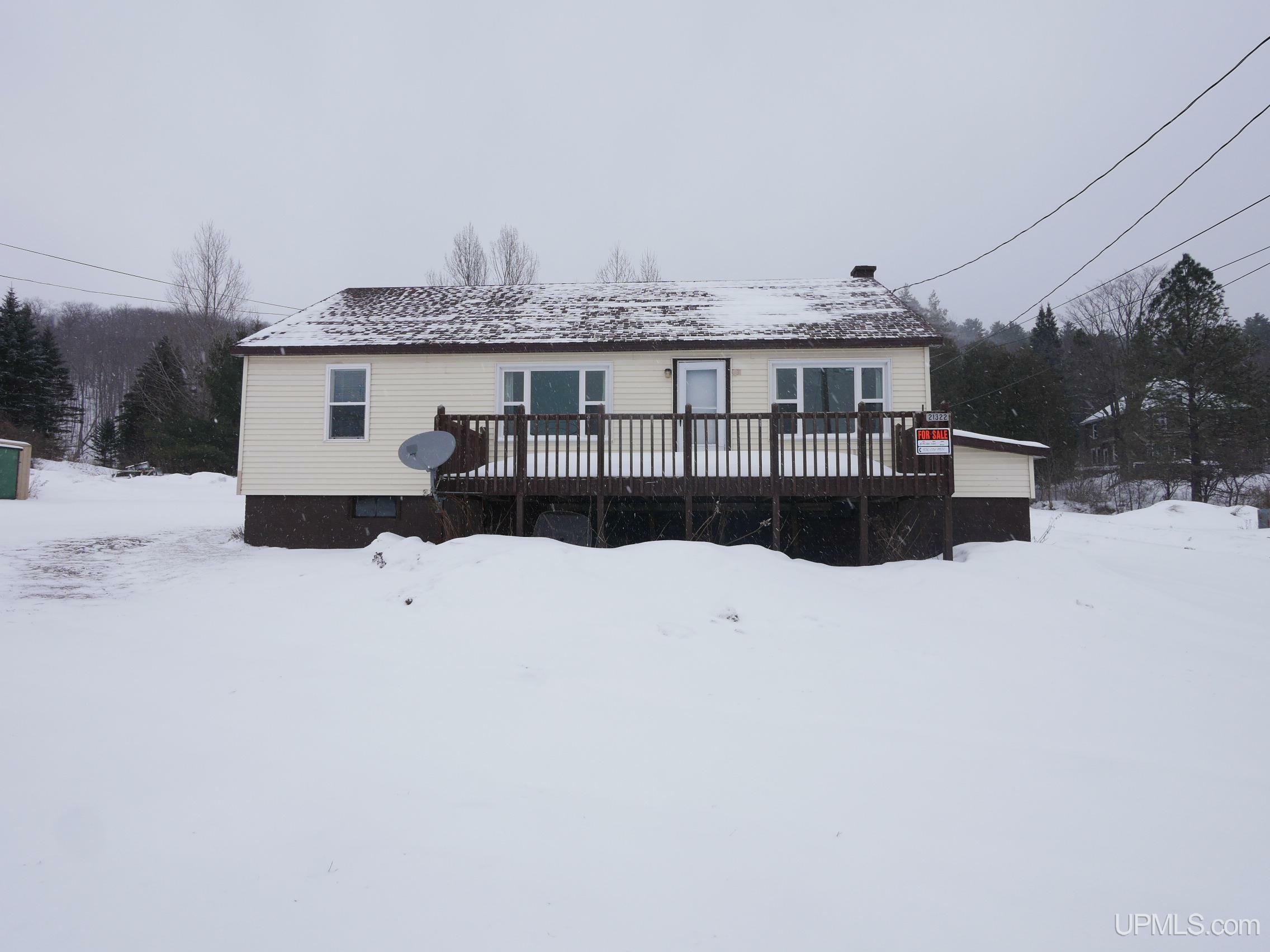 21322 Royce Road  Hancock MI 49930 photo