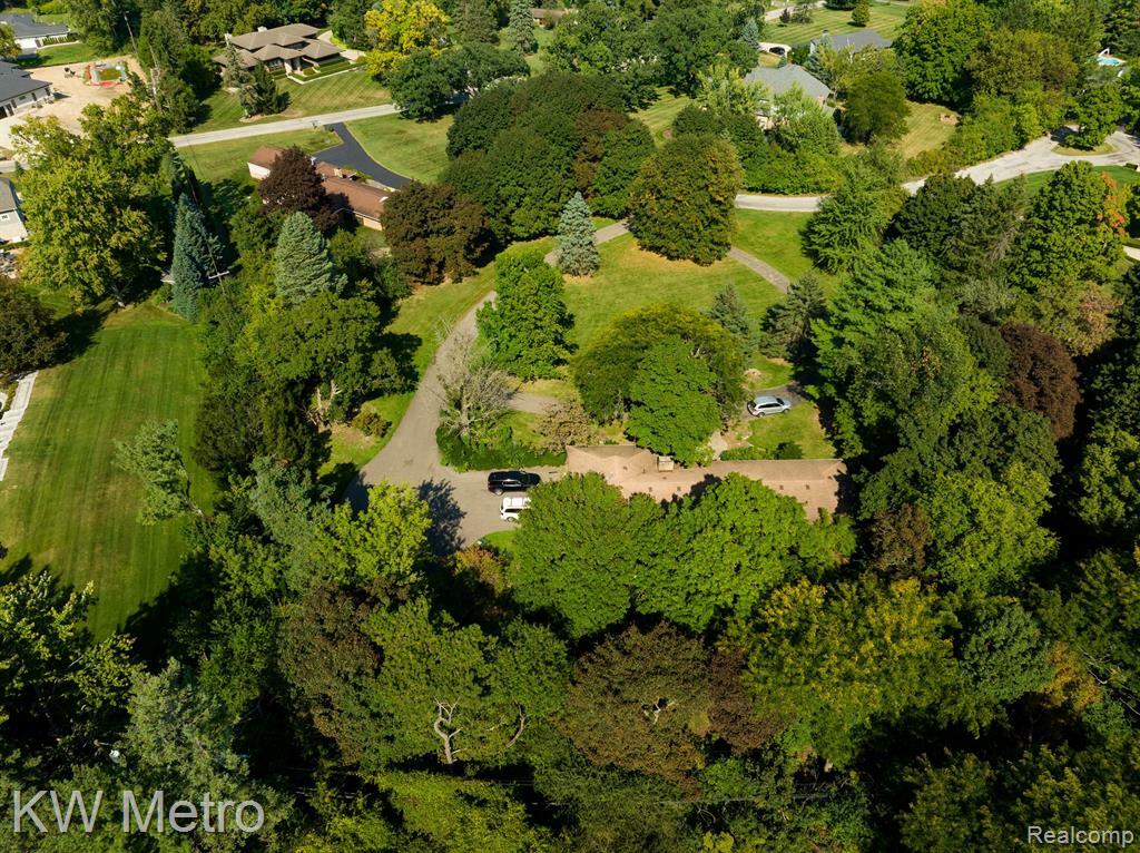 Property Photo: 6355 Anslow Drive MI 48098 2103