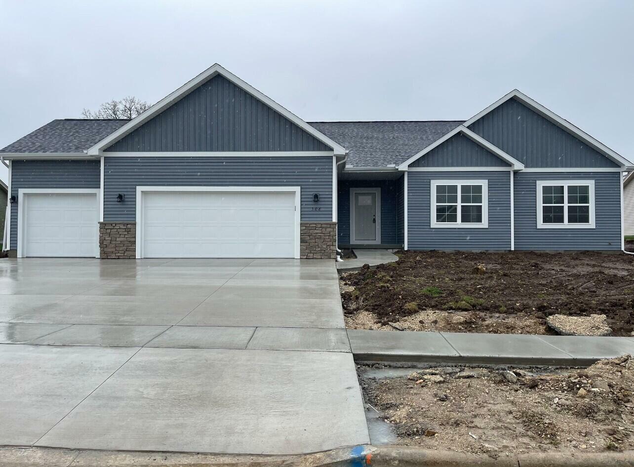 Property Photo: 508 Sycamore Pl WI 53091