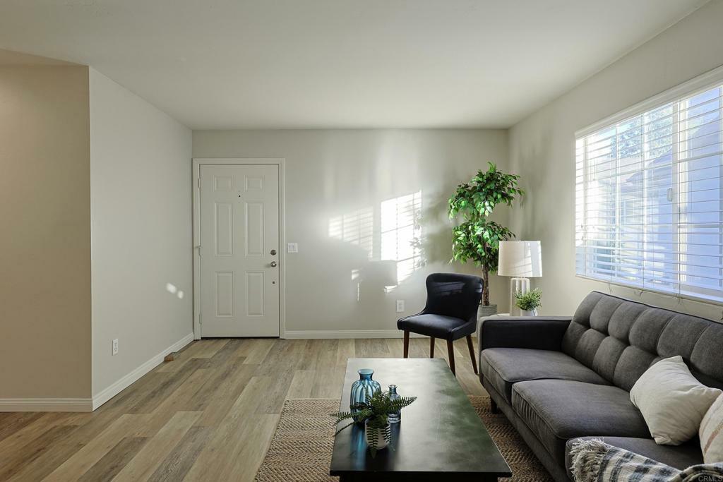 Property Photo:  255 S 2nd St 6  CA 92019 