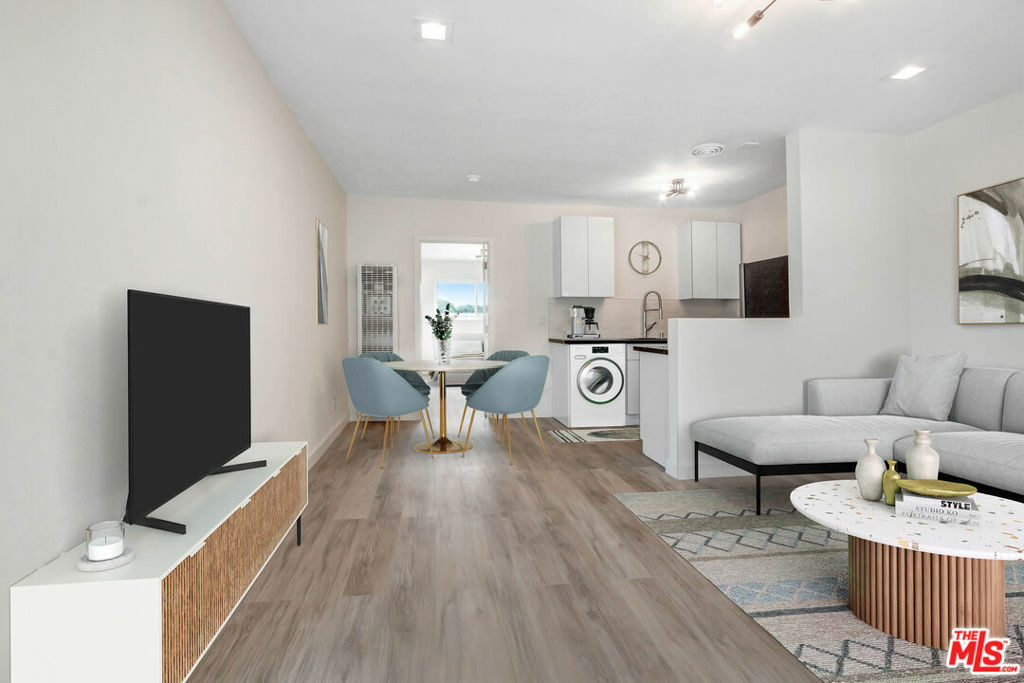 Property Photo: 2626 Cloverfield Boulevard CA 90405