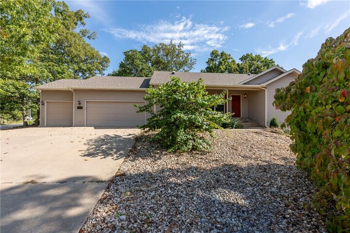 Property Photo:  1 Portland Circle  AR 72714 