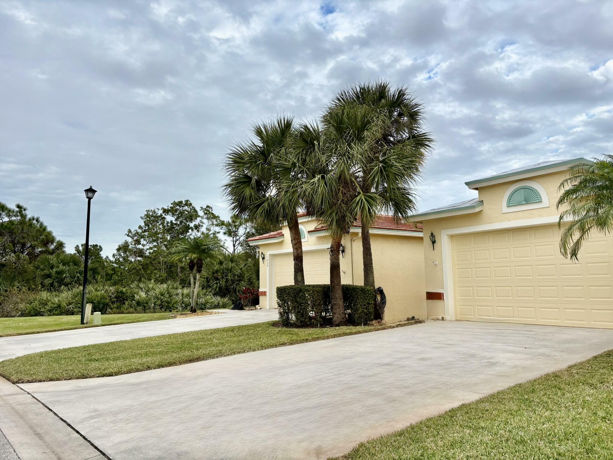 Property Photo:  1457 SW Greens Pointe Way  FL 34990 