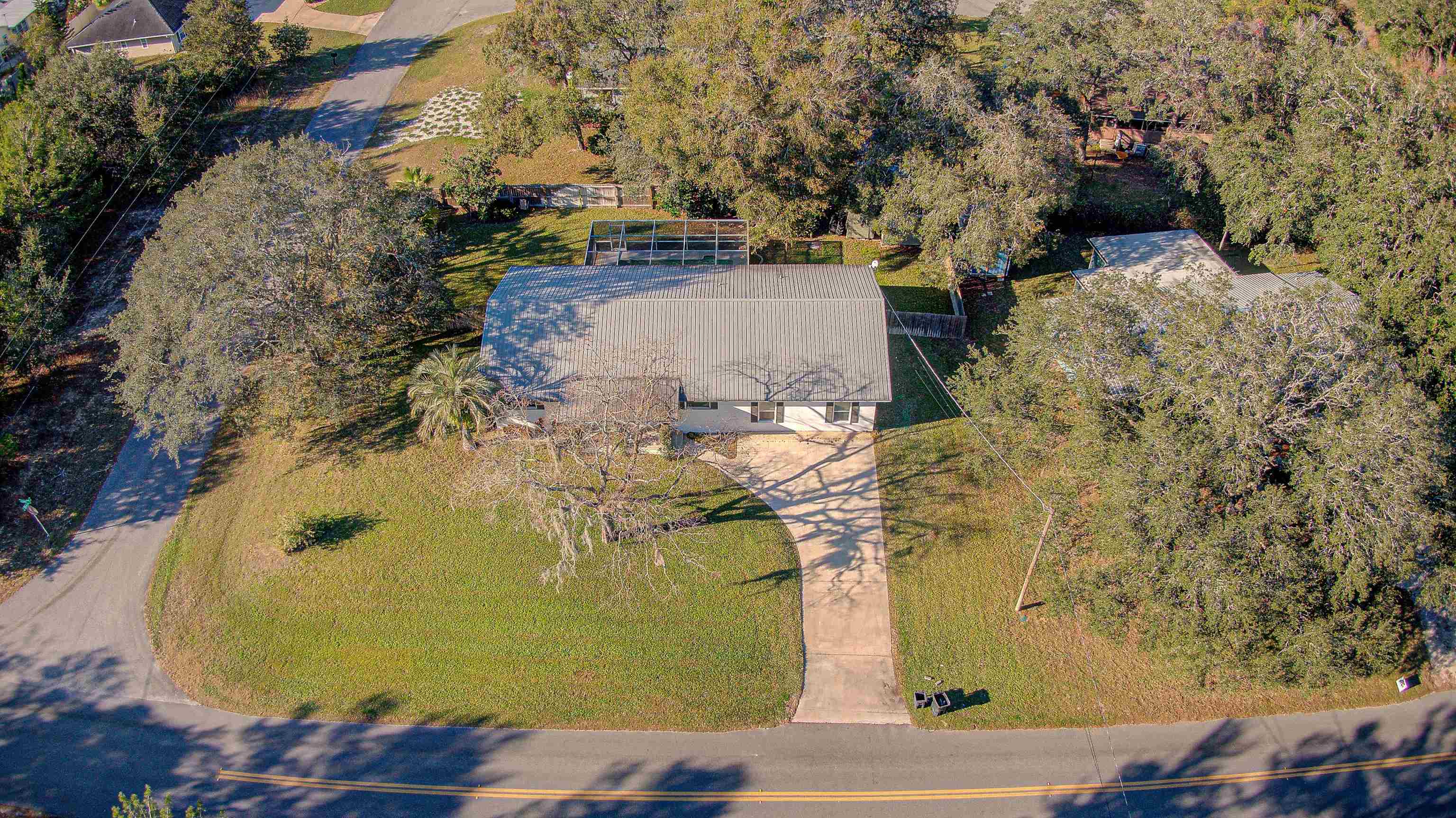 Property Photo:  1306 Shore Dr  FL 32086 