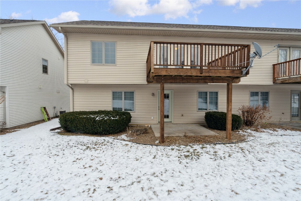 Property Photo:  1817 12th Avenue B  IA 52241 