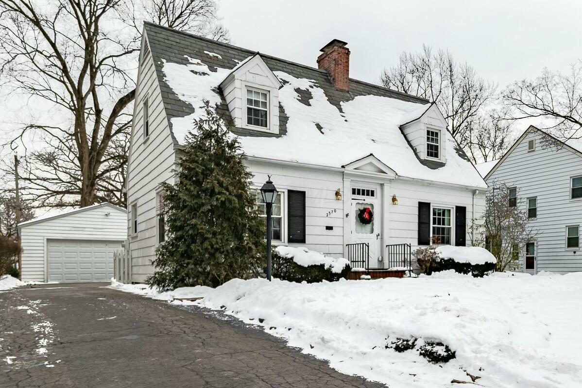 Property Photo:  2570 Berwyn Road  OH 43221 