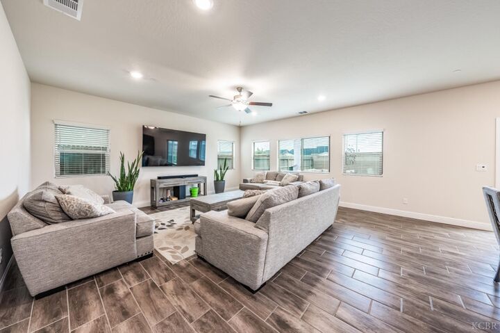 Property Photo:  2030 N Sherman Street  CA 93230 